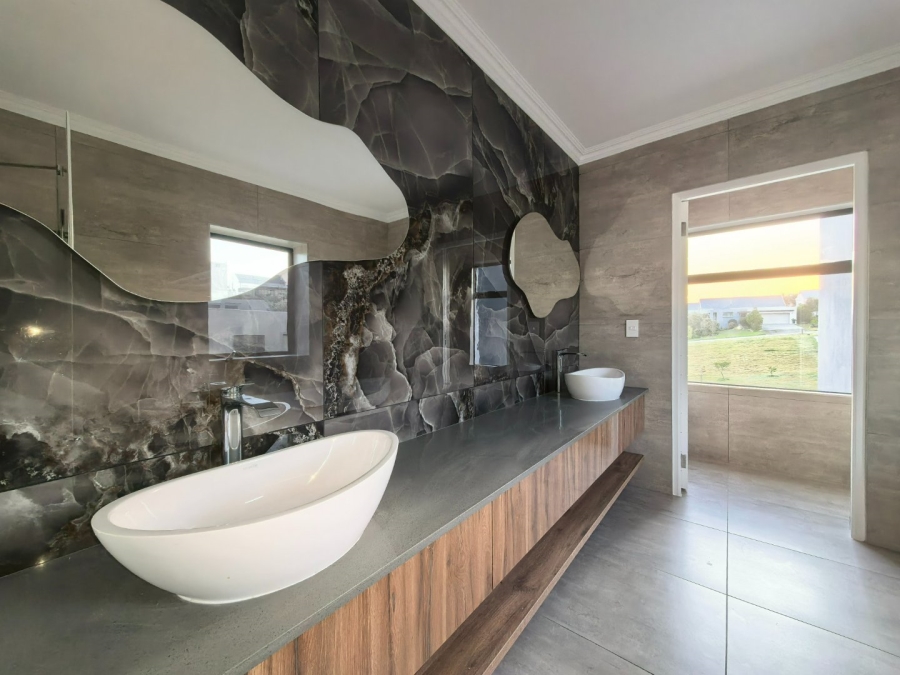 4 Bedroom Property for Sale in Welgelegen Western Cape
